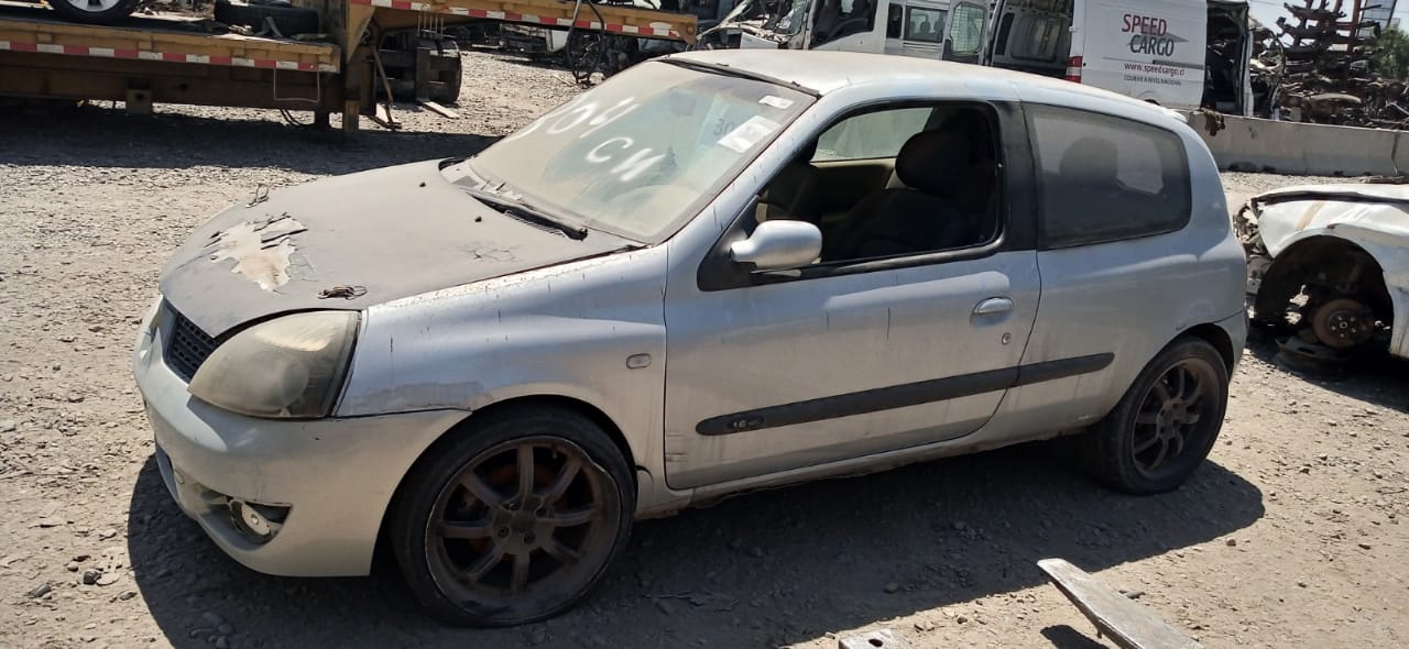  Renault CLIO 2006    EN DESARME